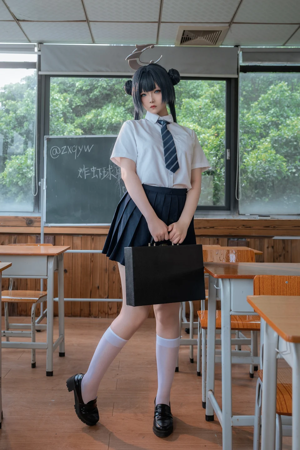 炸虾球耶呜_No_001_蔚蓝档案_妃咲_制服_44P_102MB